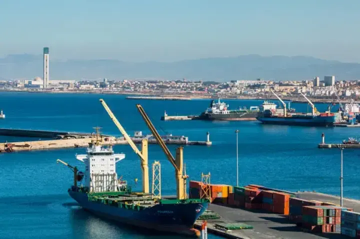 الوصول إلى الجزائر